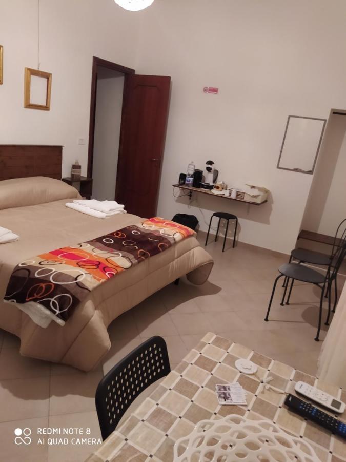 Room&breakfast Acquaviva Acquaviva Platani Exterior foto